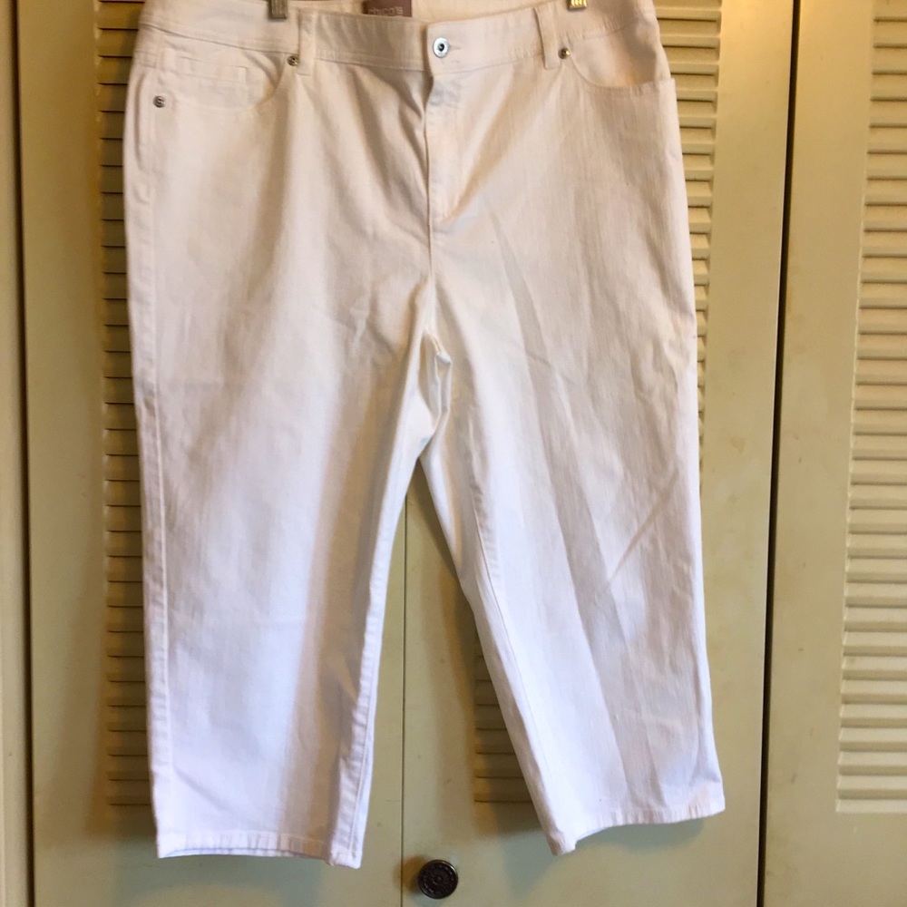 Chico’s 3 White Denim Jean Capri - Picture 1 of 10